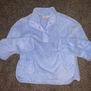 NEVER WORN Fuzzy three quarter sweatshirt